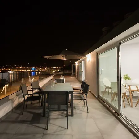 Fantastico Atico En Primera Linea De Playa 라스팔마스