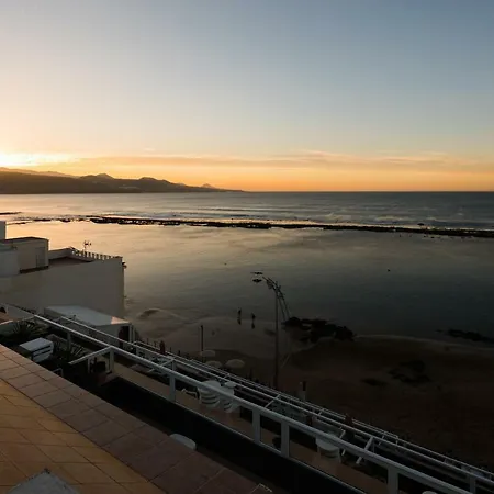 Fantástico ático En Primera Línea De Playa * Las Palmas de Gran Canaria