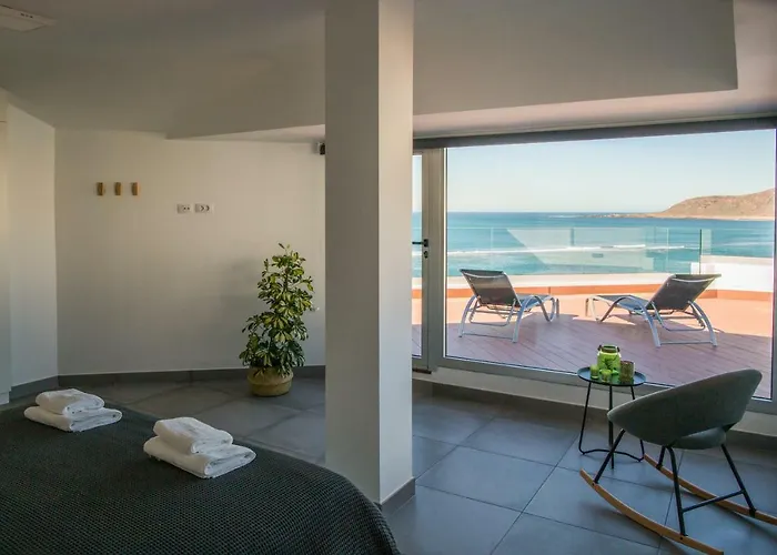 Fantastico Atico En Primera Linea De Playa דירה *